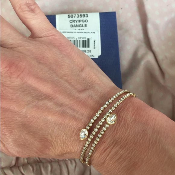 Swarovski Jewelry - Swarovski twisty bangle drop cry - beautiful 😊